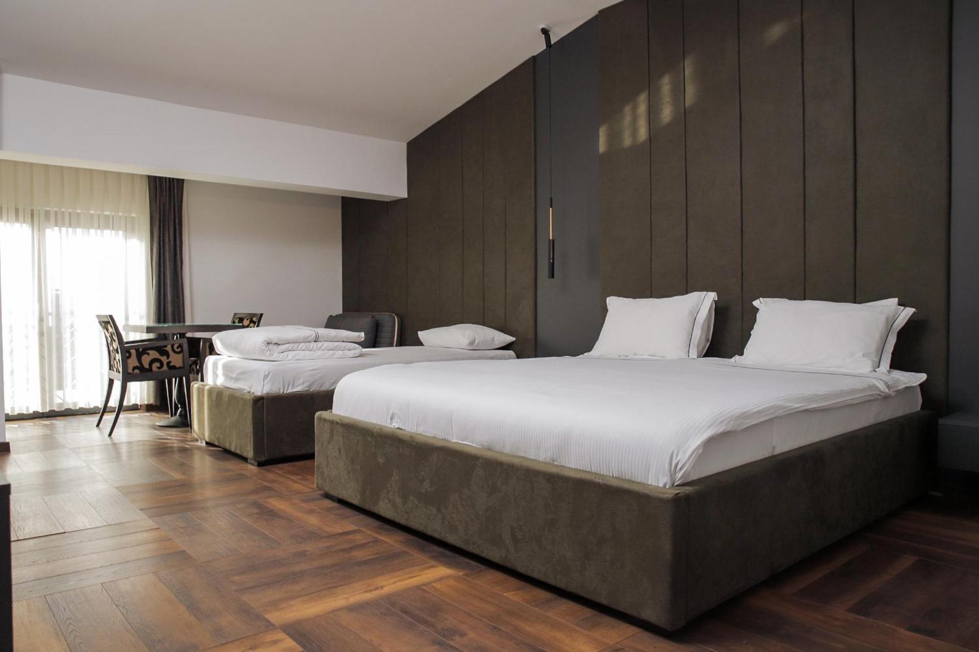 Triumf Hotel بريزرن المظهر الخارجي الصورة